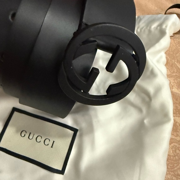 Gucci Black Belt Bag with Iconic GG Logo - Picture 4 of 8